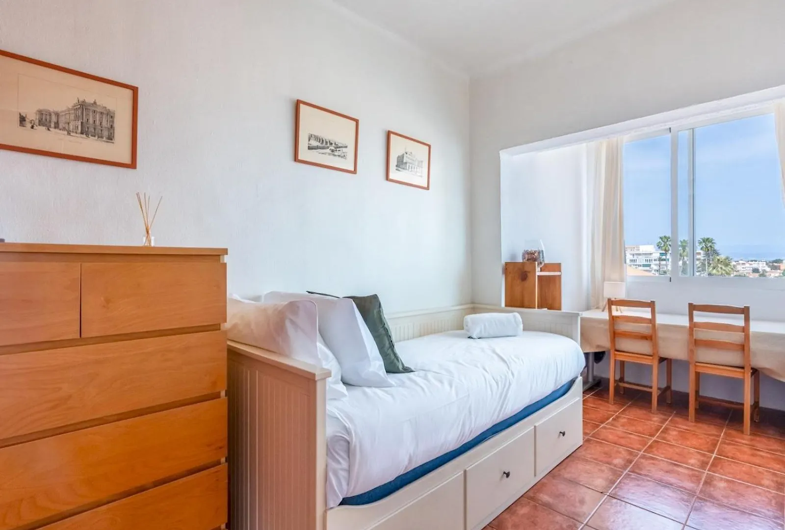 Entire Well Located 3 Bed Seaview Apartment Pass The Keys Benalmádena Spanje