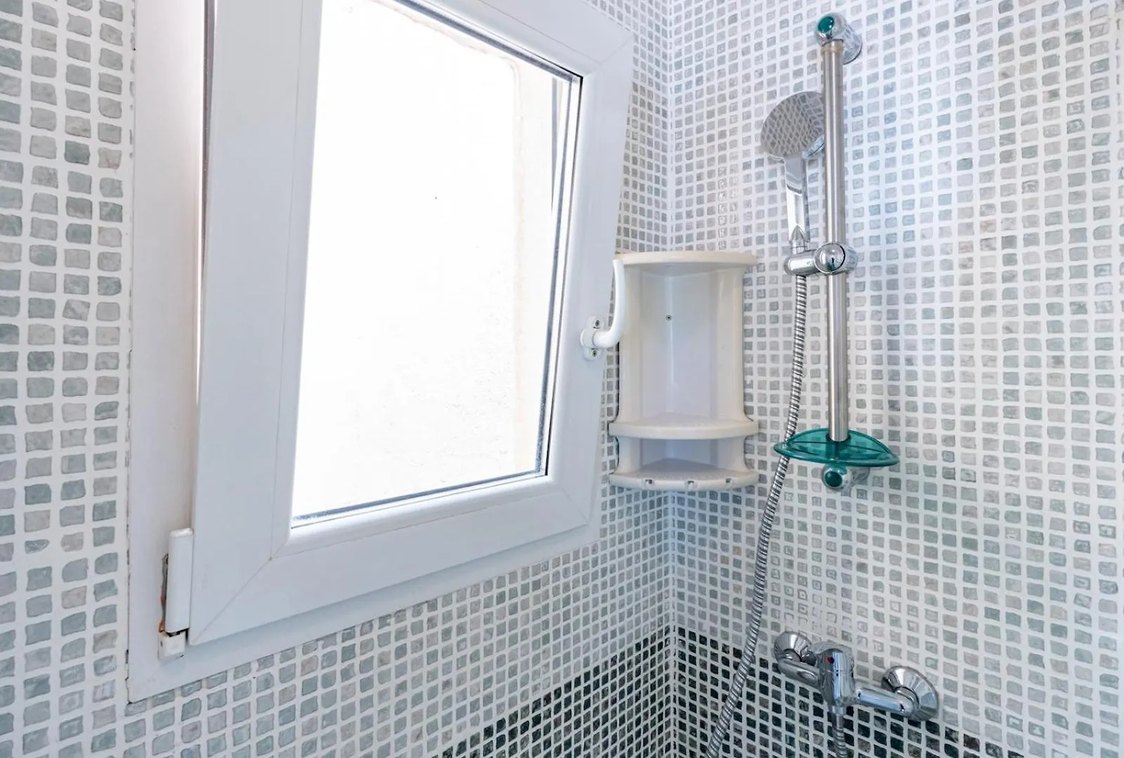 Entire Well Located 3 Bed Seaview Apartment Pass The Keys Benalmadena