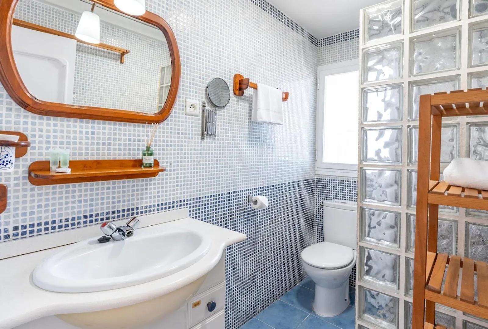 Entire Well Located 3 Bed Seaview Apartment Pass The Keys Benalmadena Spain